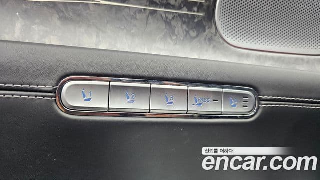 Genesis G90 2022 — Photo 34/41