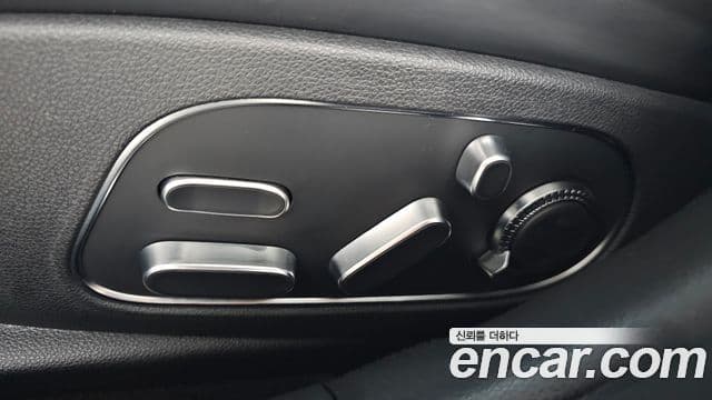 Genesis G90 2022 — Photo 17/41