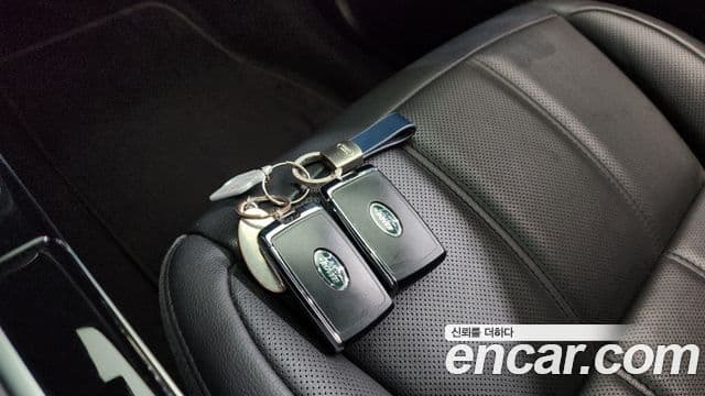Land Rover Range Rover Evoque 2019 — ფოტო 16/20