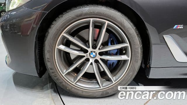 BMW 5 Series 2022 — ფოტო 5/20