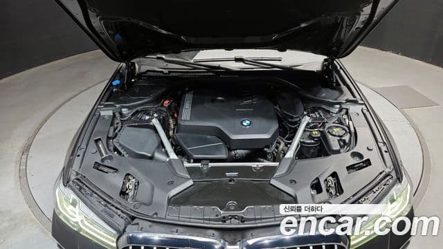 BMW 5 Series 2022 — ფოტო 6/20