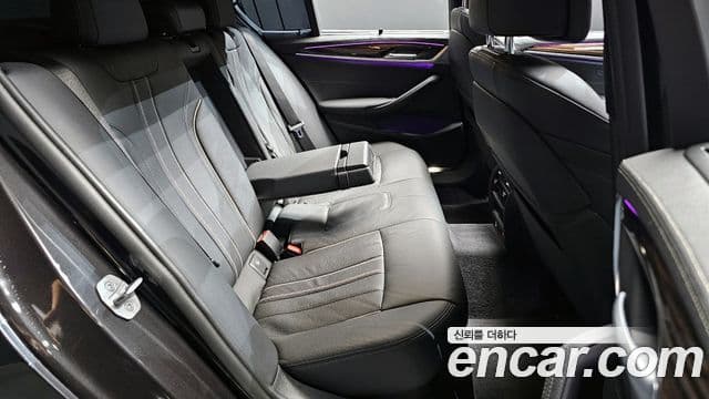 BMW 5 Series 2022 — ფოტო 12/20