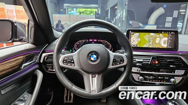 BMW 5 Series 2022 — ფოტო 13/20