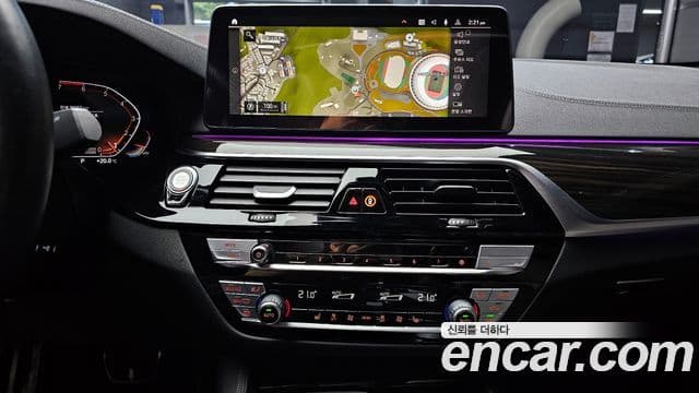 BMW 5 Series 2022 — ფოტო 14/20