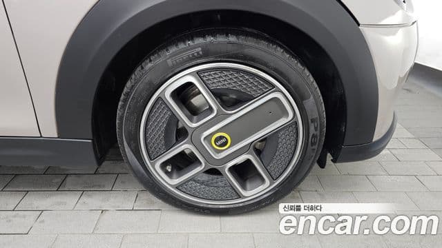Mini Cooper Electric 2022 — ფოტო 28/32