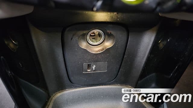 Mini Cooper Electric 2022 — ფოტო 31/32