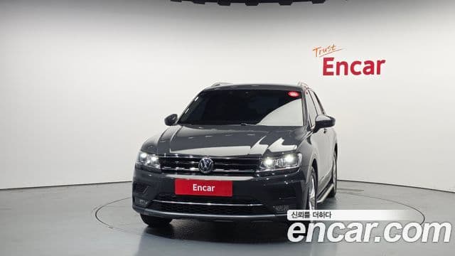 Volkswagen Tiguan 2018 — ფოტო 3/20