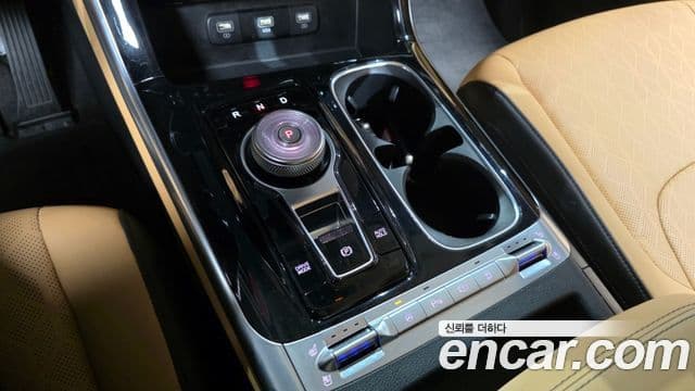 Kia Carnival 2023 — Фото 8/20