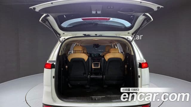 Kia Carnival 2023 — Фото 20/20