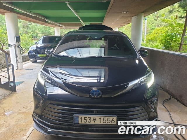 Toyota Sienna 2022 — Şəkil 3/13