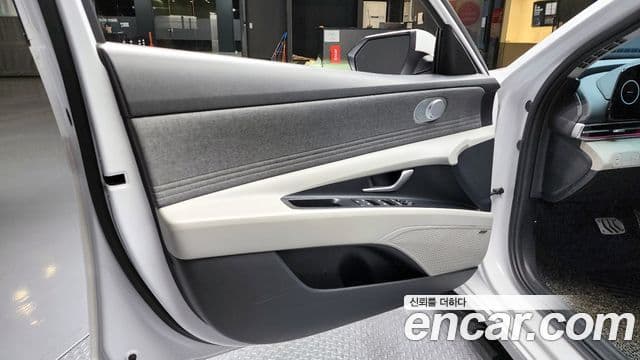 Hyundai The New Avante Hybrid 2020 — Photo 24/30