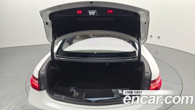 Mercedes-Benz E-Class 2019 — фото 20 из 20
