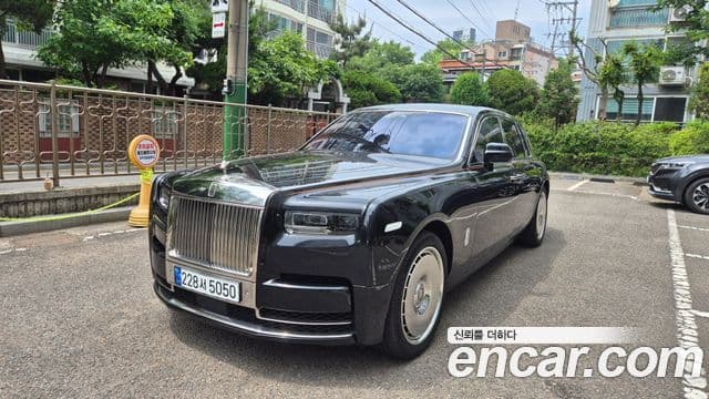 Rolls-Royce Phantom 2023 — Şəkil 20/20