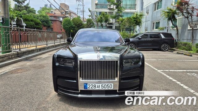 Rolls-Royce Phantom 2023 — Şəkil 2/20