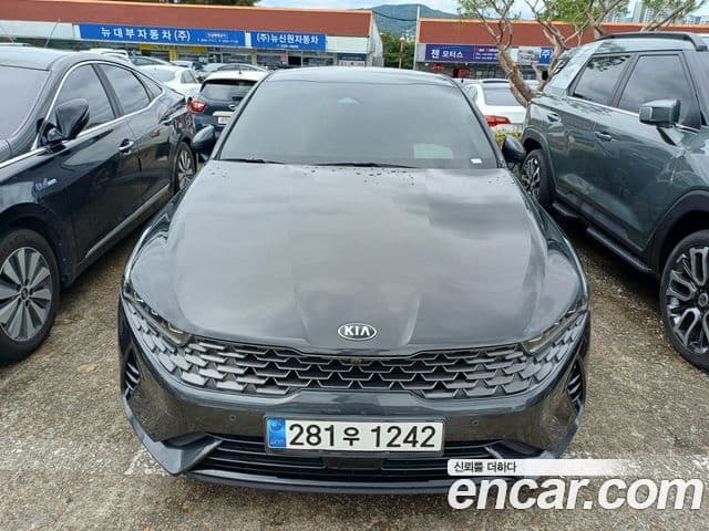 Kia K5 2020 — ფოტო 10/14