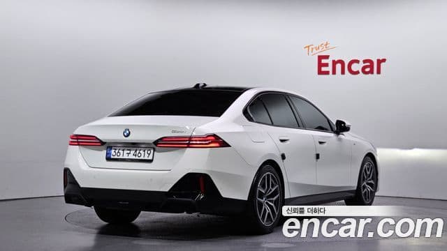 BMW 5 Series 2024 — Şəkil 2/20