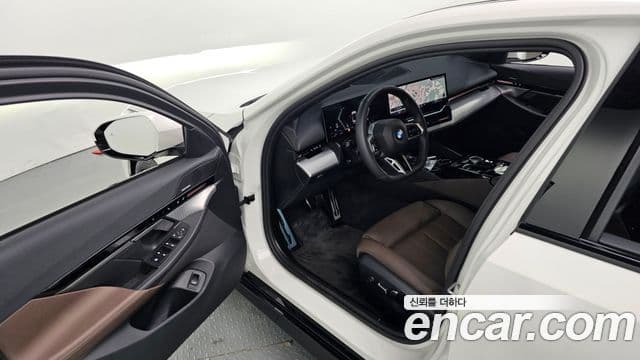 BMW 5 Series 2024 — Şəkil 10/20