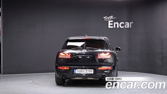 Mini Cooper S Clubman 2022 — ფოტო 6/20