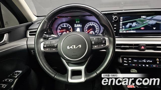 Kia K5 2023 — Фото 12/20