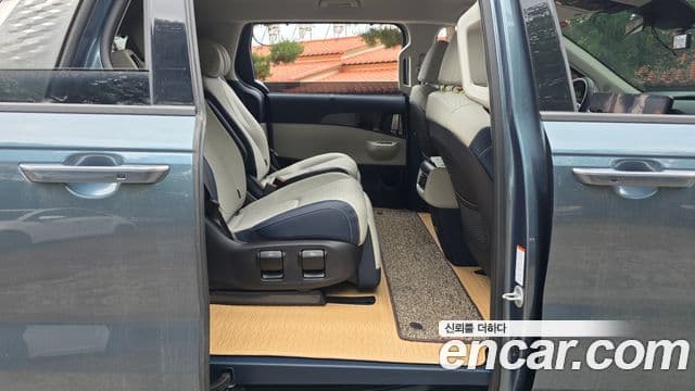 Kia Carnival 2024 — Şəkil 12/20