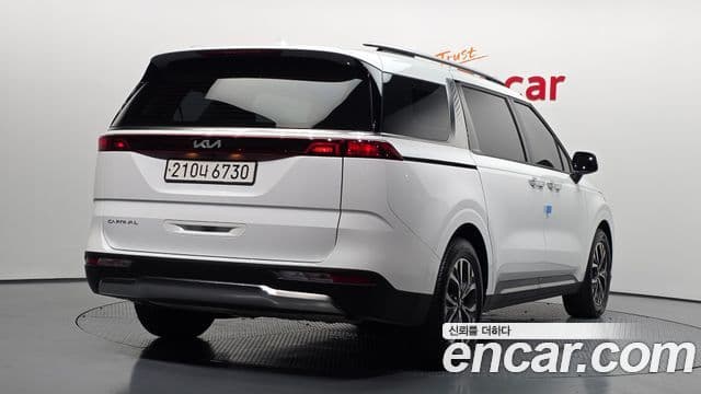 Kia Carnival 2022 — ფოტო 2/20