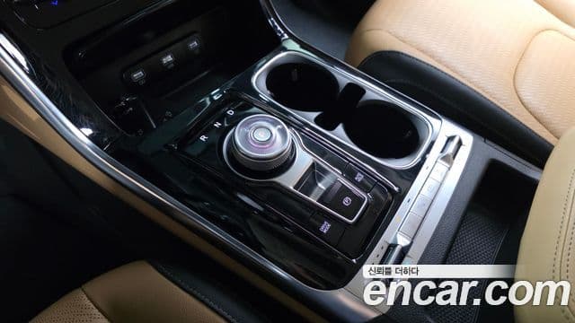 Kia Carnival 2022 — ფოტო 9/20