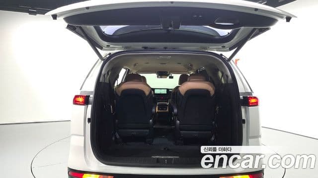 Kia Carnival 2022 — ფოტო 20/20