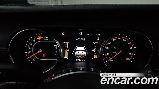 Jeep Wrangler 2023 — Şəkil 8/20