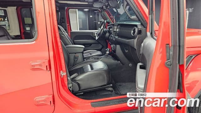 Jeep Wrangler 2023 — Şəkil 11/20