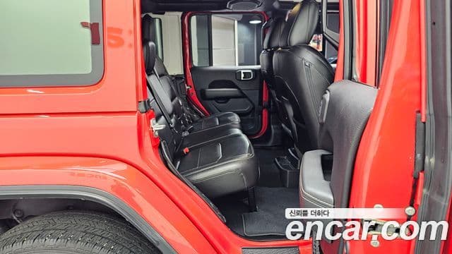 Jeep Wrangler 2023 — Şəkil 12/20
