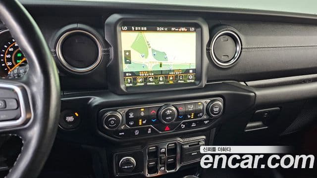 Jeep Wrangler 2023 — Şəkil 14/20