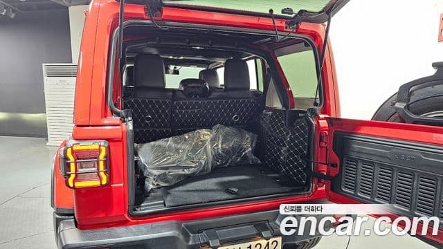 Jeep Wrangler 2023 — Şəkil 20/20