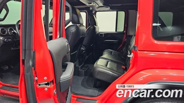 Jeep Wrangler 2023 — Şəkil 28/30