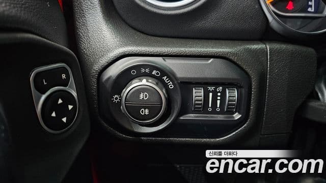 Jeep Wrangler 2023 — Şəkil 1/30