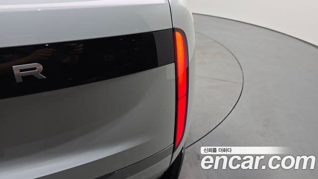 Land Rover Range Rover 2024 — Photo 14/41