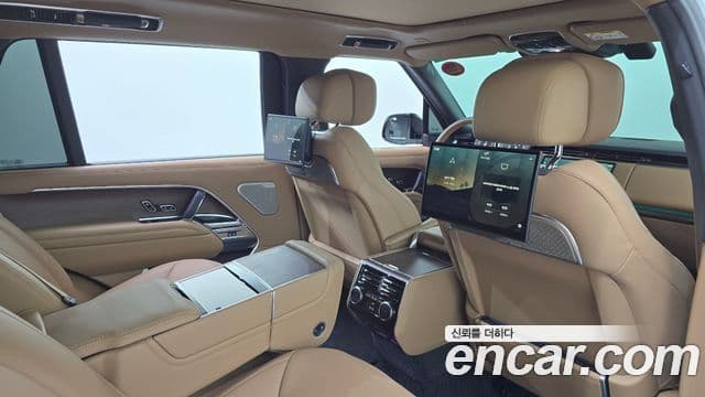 Land Rover Range Rover 2024 — Photo 21/41