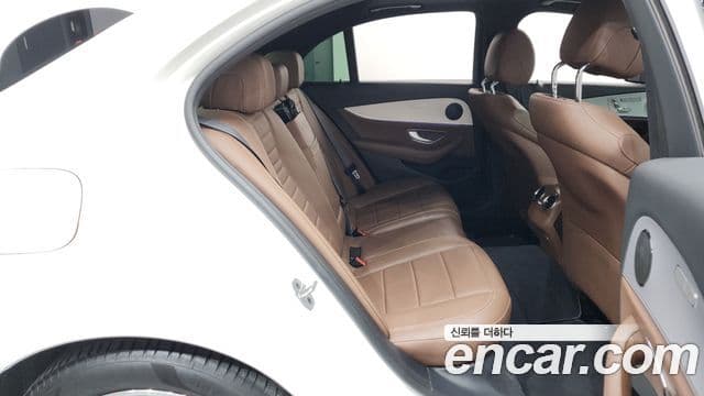 Mercedes-Benz E-Class 2020 — Şəkil 11/20
