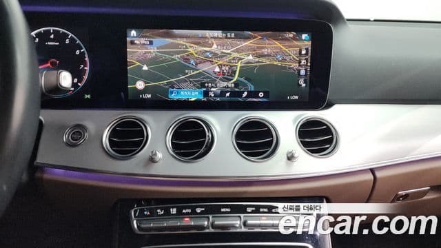 Mercedes-Benz E-Class 2020 — Şəkil 12/20
