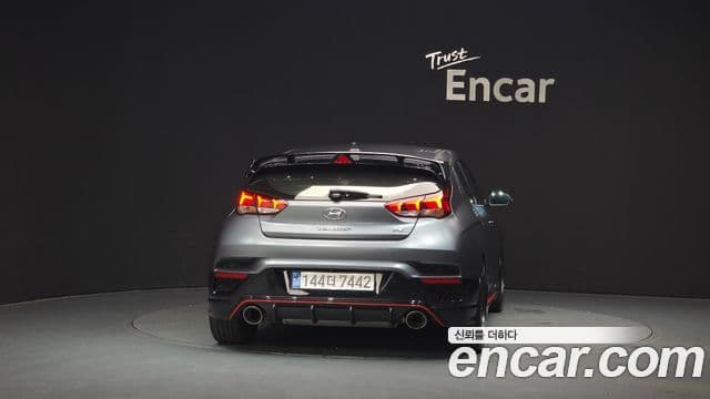 Hyundai Veloster 2021 — Фото 4/20