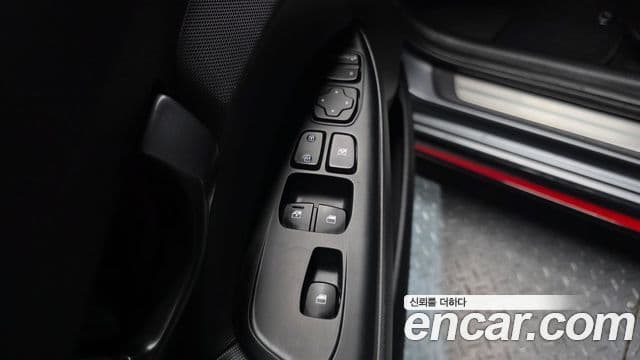 Hyundai Veloster 2021 — Фото 14/20