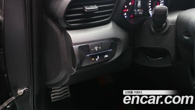 Hyundai Veloster 2021 — Фото 15/20