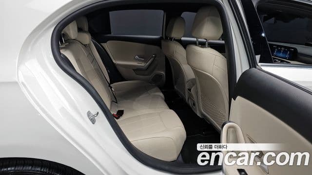 Mercedes-Benz A-Class 2024 — Şəkil 11/20