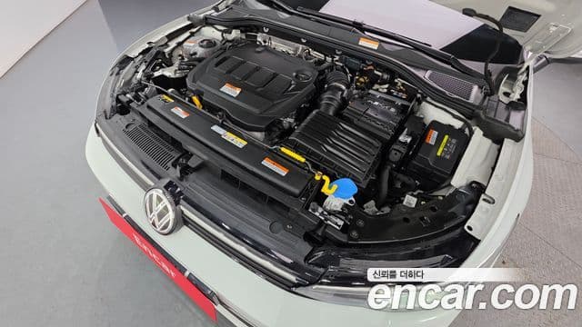 Volkswagen Golf 2025 — Photo 9/32
