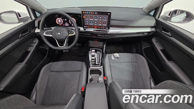 Volkswagen Golf 2025 — Photo 2/32