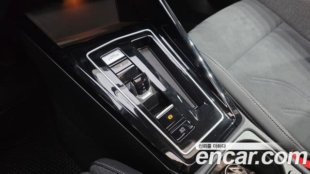 Volkswagen Golf 2025 — Photo 29/32