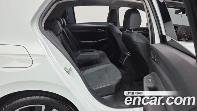 Volkswagen Golf 2025 — Photo 12/32