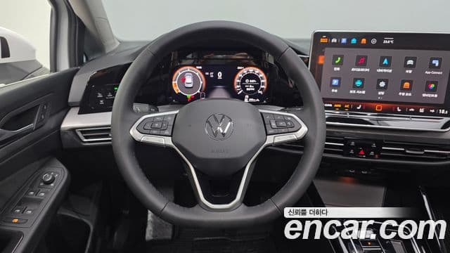 Volkswagen Golf 2025 — Photo 7/32