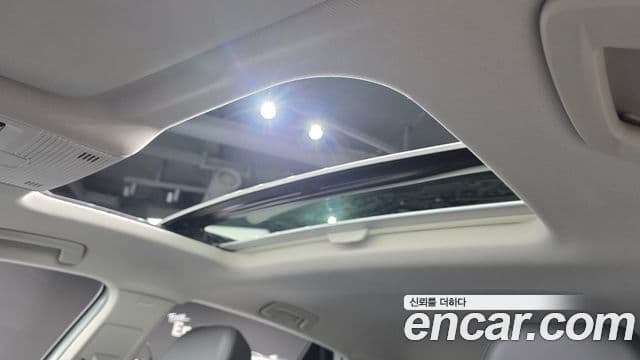 Volkswagen Golf 2025 — Photo 16/32