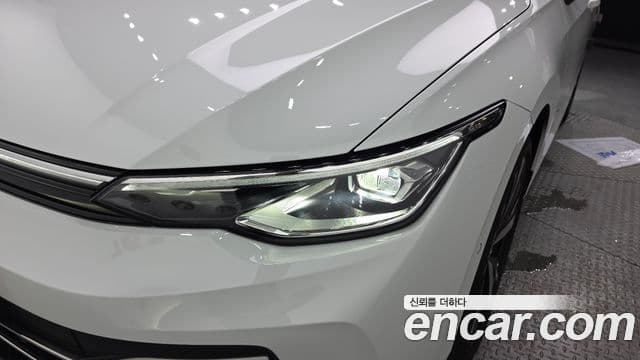 Volkswagen Golf 2025 — Photo 18/32