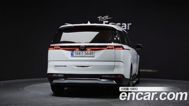 Kia Carnival 2020 — ფოტო 4/20